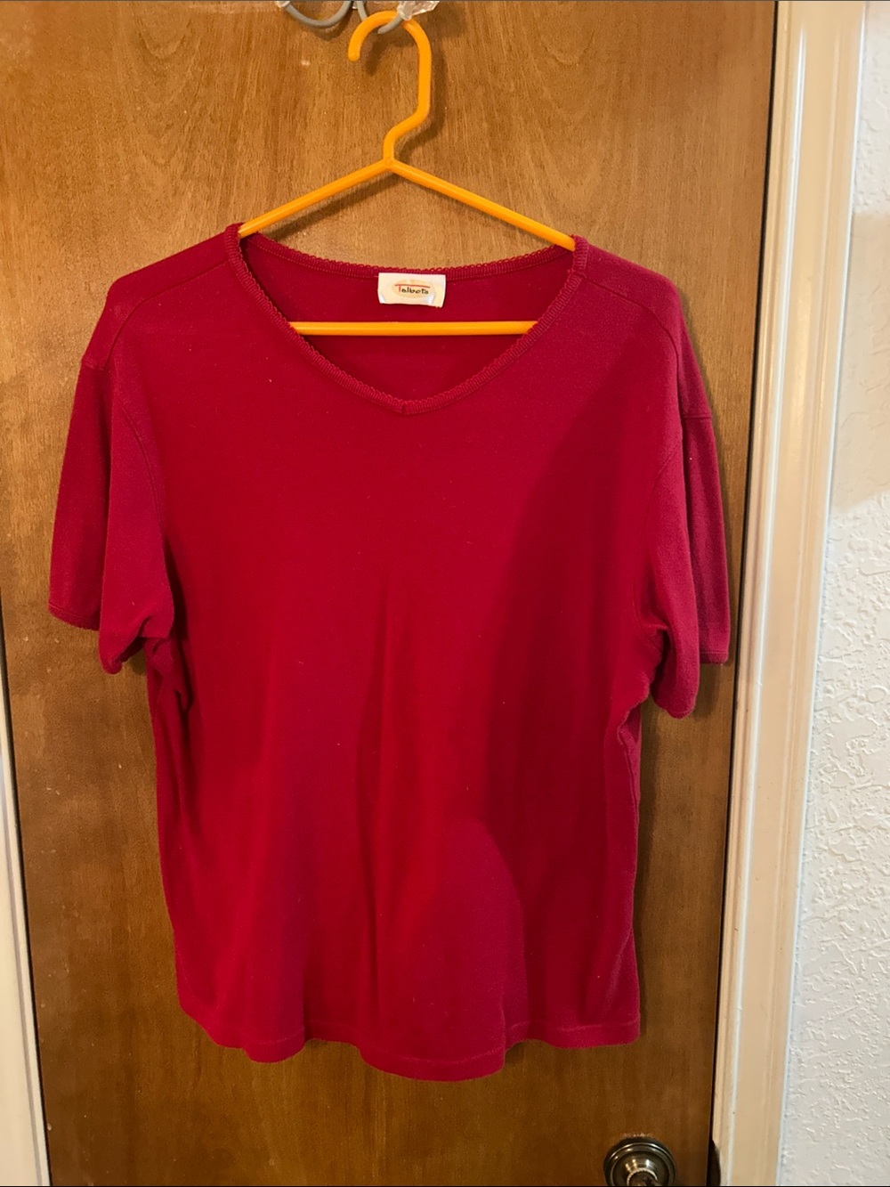 Classic women’s Short Sleeve Crewneck Shirt - Red. L